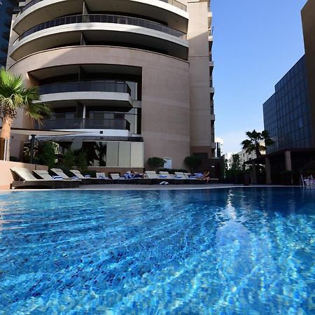 Majestic City Retreat Hotel Дубай Екстериор снимка
