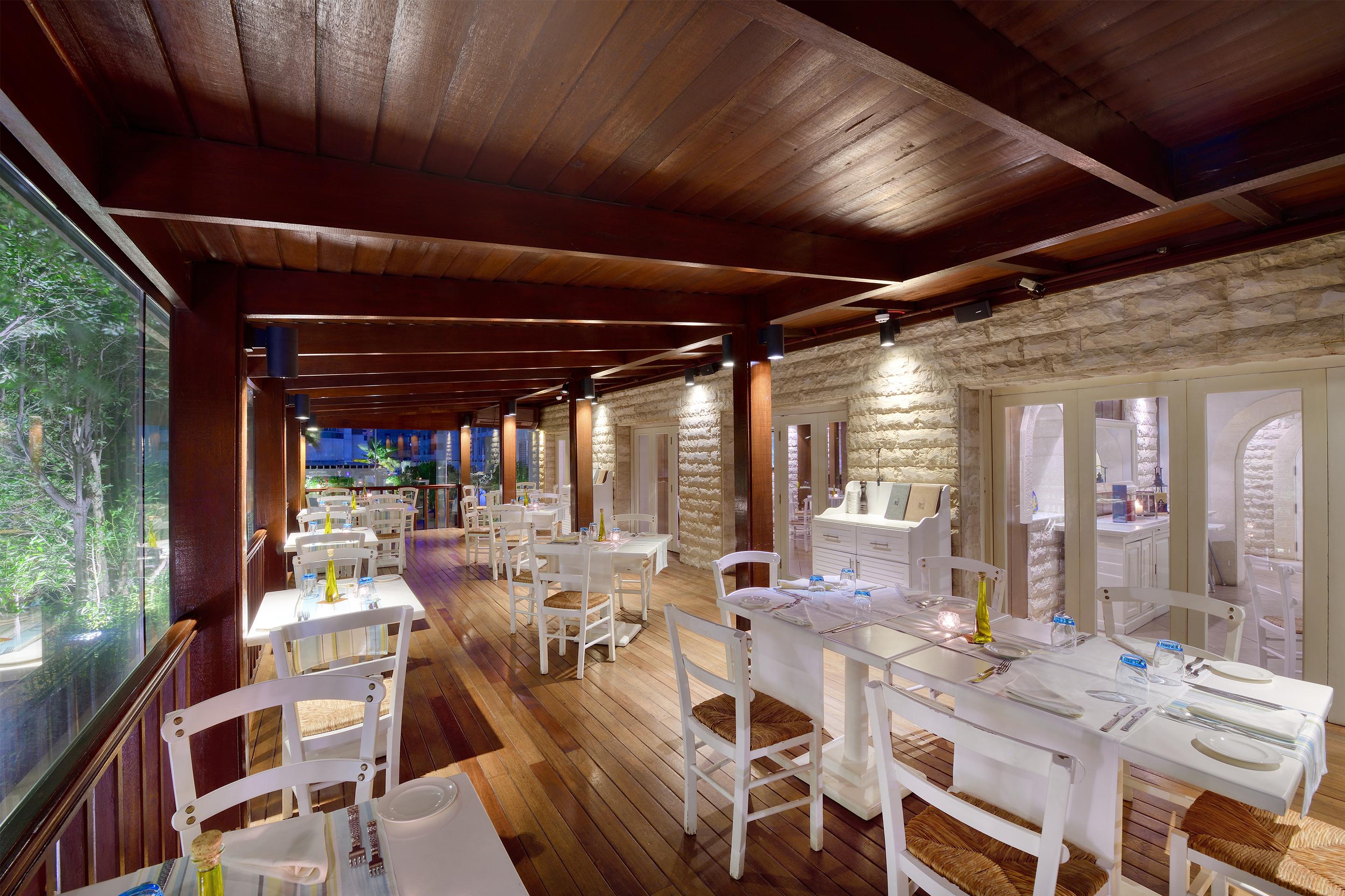 Majestic City Retreat Hotel Дубай Екстериор снимка